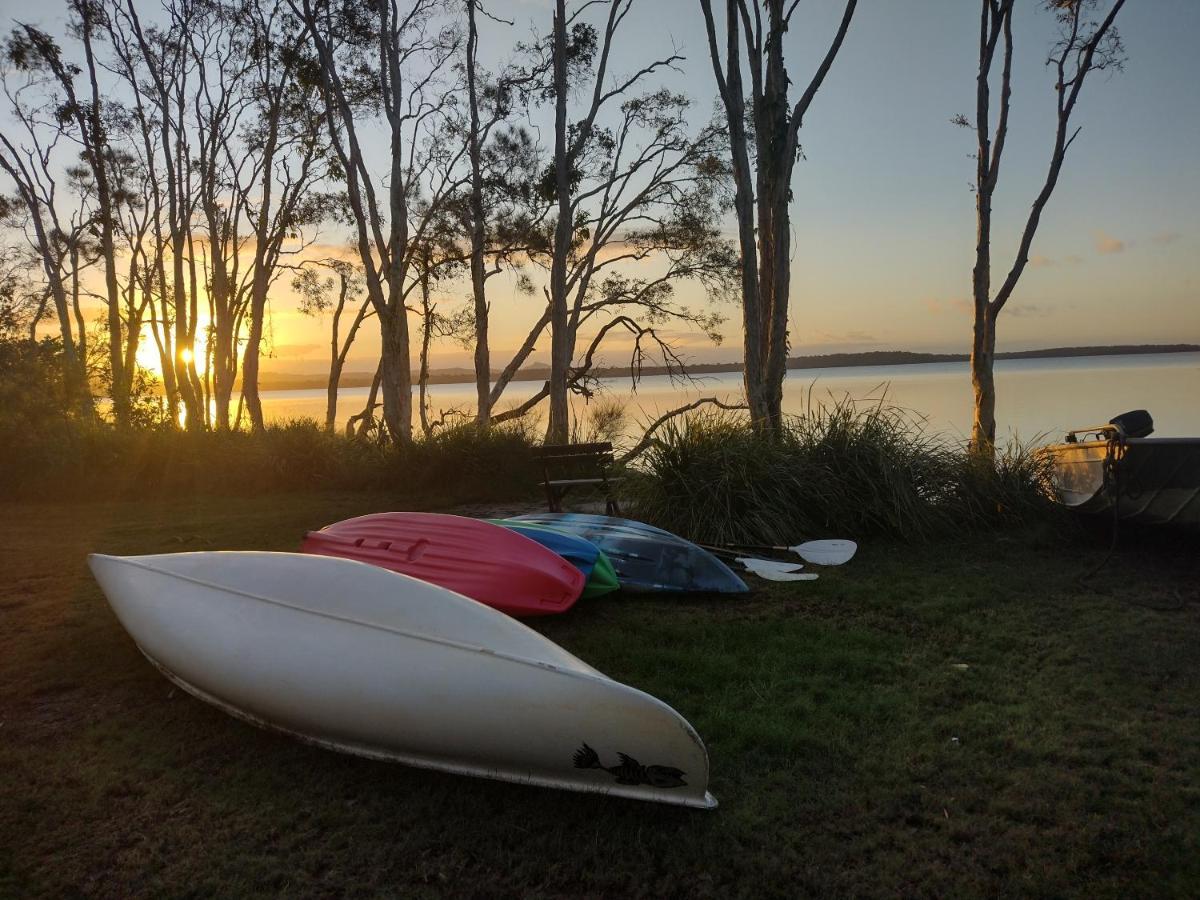 Lake Weyba Noosa Lodge & Kangaroos ペレジアンビーチ エクステリア 写真